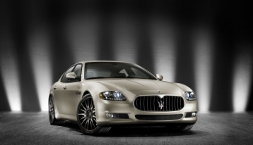 Maserati Quattroporte Sport GT S Sedan