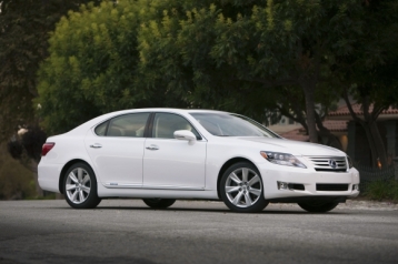 Lexus LS Hybrid Sedan