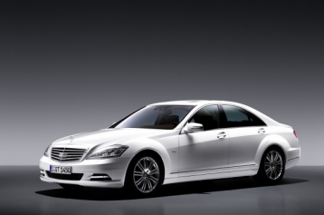 Mercedes-Benz S-Class S400 Hybrid Sedan